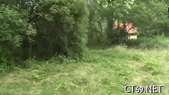 Adolescenta Amatoare Este Futută Tare În Rusă