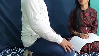 Seks Buatan Sendiri Di Tempat Umum Dengan Guru Dan Siswa India.