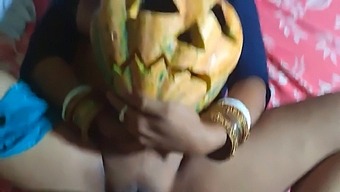 Special De Halloween: Împotriva Voinței Ei, Fosta Iubită Este Futută Tare