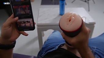 Dengan Uluran Tangan Dari Temanku, Aku Mencapai Orgasme Tanpa Kuduga.Aku