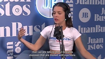 Yessica Bunny, O Frumusețe Latină Uimitoare, Se Răsfăț Într-O Sesiune Prelungită De Plăcere Intensă Folosind O Mașină De Sex, Arătându-Și Expertiza În Lumea Jucăriilor Pentru Adulți.