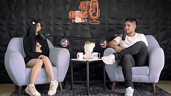 Lihat Model Onlyfans Terbaik Tahun 2023, Catsara, Dalam Aksi